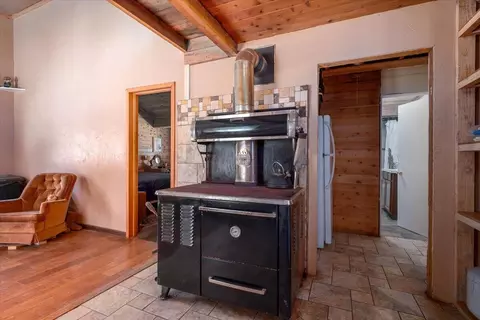 2004 Gus Hawk Rd, Big Bend, CA 96011 photo 9