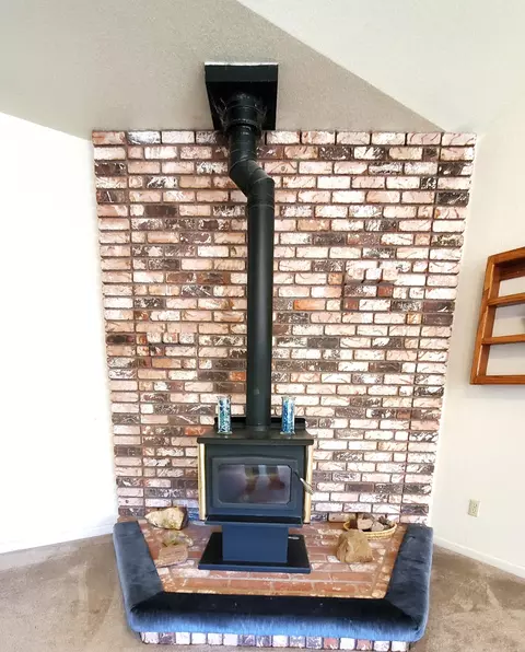 2555 Western Oak Dr, Redding, CA 96002 photo 5