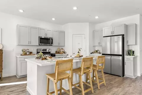 Kitchen - 5403 Petals Pl, Redding, CA 96002 photo 1 of 3