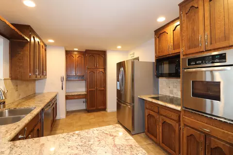 3045 Stratford Ave, Redding, CA 96001 photo 3