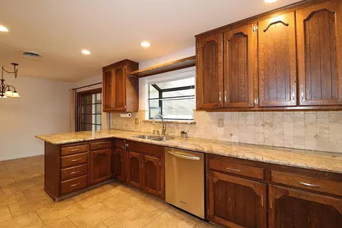3045 Stratford Ave, Redding, CA 96001 photo 4