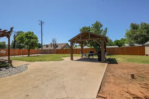 3242 School St, Redding, CA 96002 photo 23