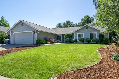 1244 Edgewood Dr, Redding, CA 96003