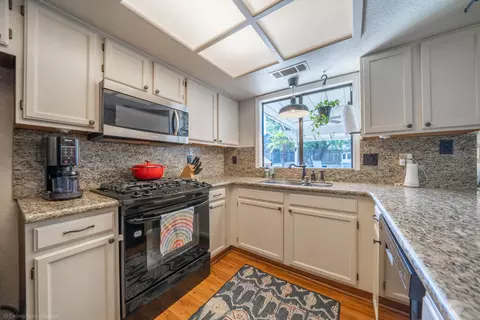 1244 Edgewood Dr, Redding, CA 96003 photo 10