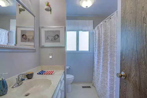 Bath - 25515 Glenburn Rd, Fall River Mills, CA 96028 photo 4 of 6