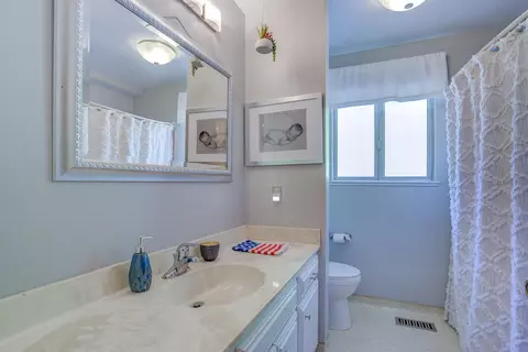 Bath - 25515 Glenburn Rd, Fall River Mills, CA 96028 photo 3 of 6