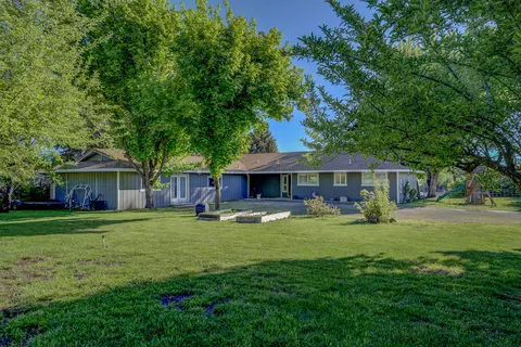 Exterior - 25515 Glenburn Rd, Fall River Mills, CA 96028 photo 5 of 15