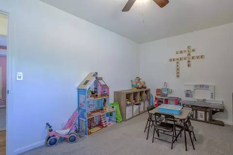 Bedroom - 25515 Glenburn Rd, Fall River Mills, CA 96028 photo 10 of 10