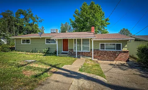 1488 Riviera Dr, Redding, CA 96001
