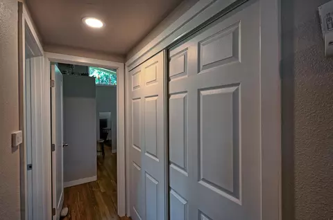 Entry Way - 1488 Riviera Dr, Redding, CA 96001 photo 2 of 3