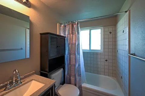 Bath - 1488 Riviera Dr, Redding, CA 96001 photo 2 of 2
