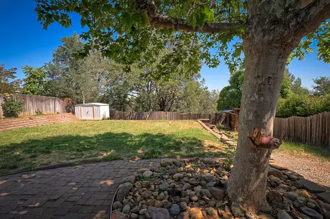 Exterior - 1488 Riviera Dr, Redding, CA 96001 photo 4 of 4