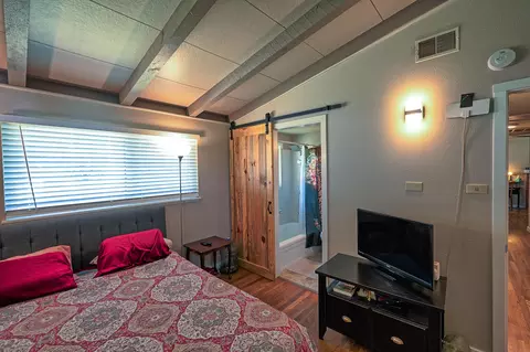 Bedroom - 1488 Riviera Dr, Redding, CA 96001 photo 2 of 4