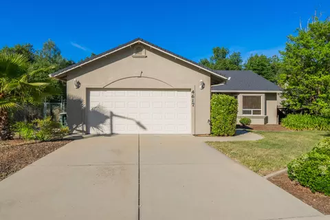 4617 Lofty Oak Dr, Redding, CA 96002