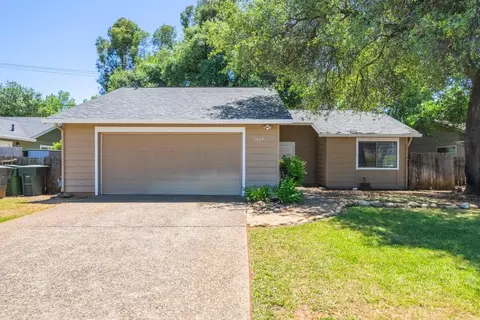 1687 Morningsun Dr, Redding, CA 96002 photo 2