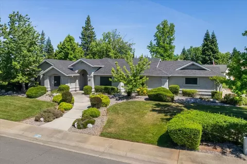 2510 Cumberland Dr, Redding, CA 96001