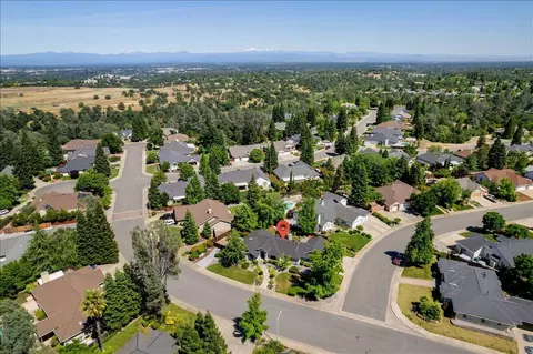 View/Area - 2510 Cumberland Dr, Redding, CA 96001 photo 5 of 7