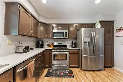 Kitchen - 2510 Cumberland Dr, Redding, CA 96001 photo 2 of 2
