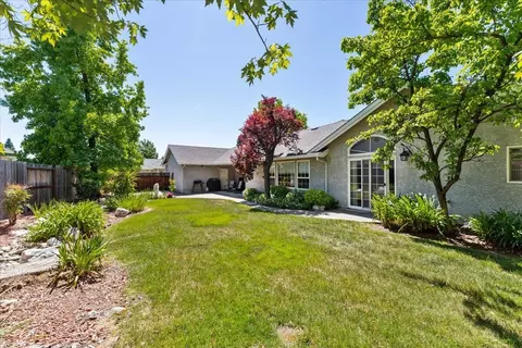 Exterior - 2510 Cumberland Dr, Redding, CA 96001 photo 5 of 8