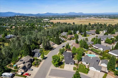 View/Area - 2510 Cumberland Dr, Redding, CA 96001 photo 7 of 7