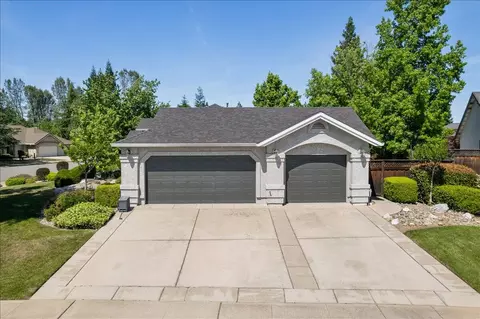 Exterior - 2510 Cumberland Dr, Redding, CA 96001 photo 3 of 8