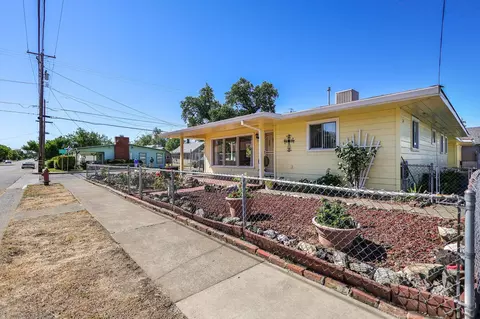 3364 Silver St, Anderson, CA 96007