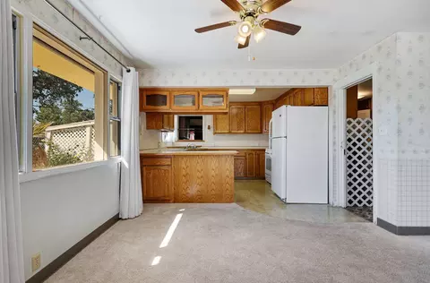 Living - 3364 Silver St, Anderson, CA 96007 photo 5 of 12