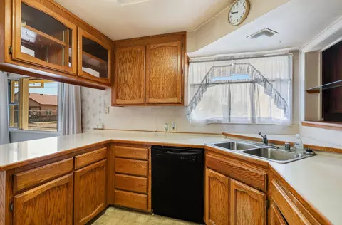 Kitchen - 3364 Silver St, Anderson, CA 96007 photo 2 of 3