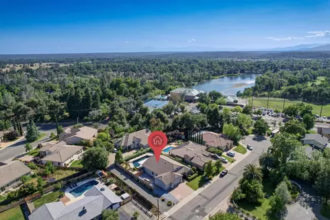 487 Woodacre Dr, Redding, CA 96002 photo 4