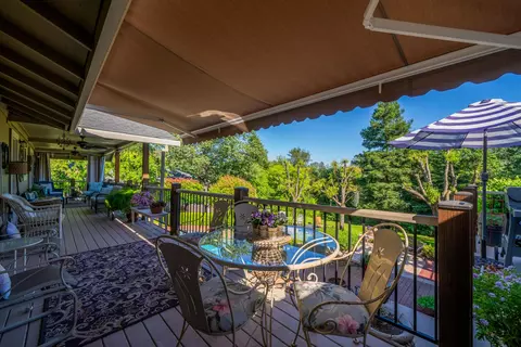 549 Royal Oaks Dr, Redding, CA 96001 photo 31