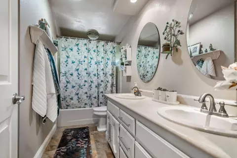 549 Royal Oaks Dr, Redding, CA 96001 photo 23