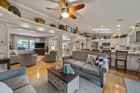 549 Royal Oaks Dr, Redding, CA 96001 photo 16