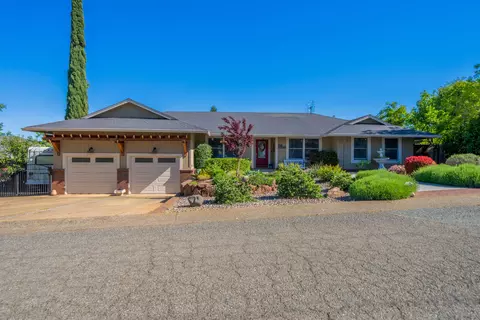 549 Royal Oaks Dr, Redding, CA 96001
