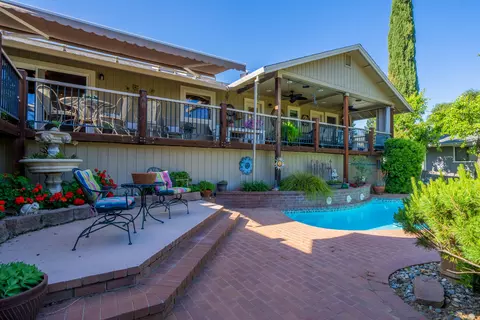 549 Royal Oaks Dr, Redding, CA 96001 photo 32