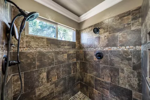 549 Royal Oaks Dr, Redding, CA 96001 photo 20