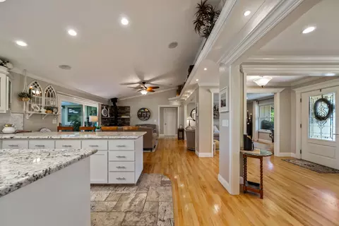 549 Royal Oaks Dr, Redding, CA 96001 photo 13