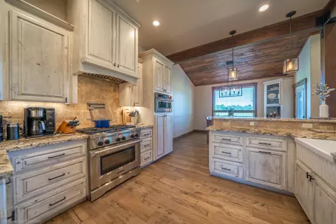 Kitchen - 20387 Blue Mtn, Redding, CA 96003 photo 1 of 4