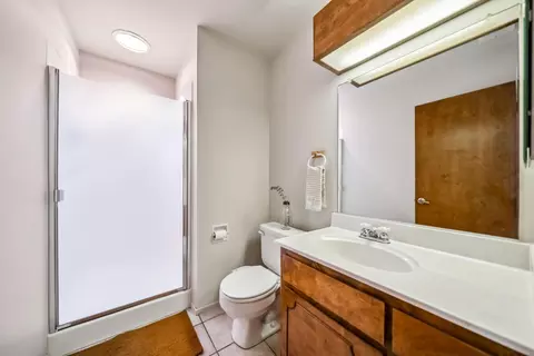 Bath - 8264 Equestrian Dr, Redding, CA 96001 photo 4 of 4