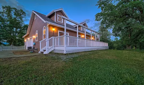 Exterior - 22922 Kentucky Ln, Bella Vista, CA 96008 photo 6 of 19