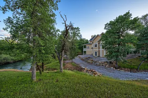 Exterior - 22922 Kentucky Ln, Bella Vista, CA 96008 photo 18 of 19