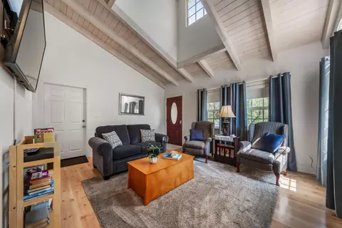 Living - 22922 Kentucky Ln, Bella Vista, CA 96008 photo 5 of 5