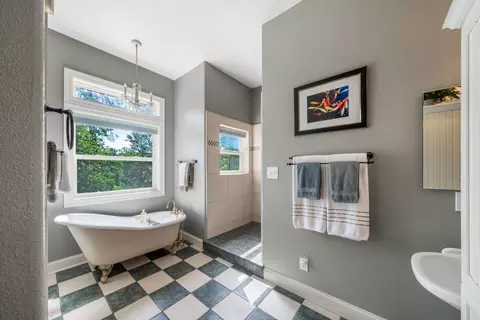 Bath - 22922 Kentucky Ln, Bella Vista, CA 96008 photo 1 of 5
