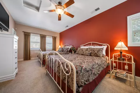 Bedroom - 22922 Kentucky Ln, Bella Vista, CA 96008 photo 2 of 4