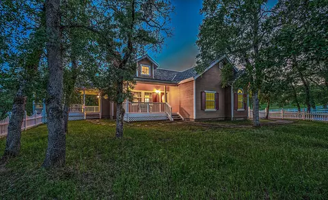 Exterior - 22922 Kentucky Ln, Bella Vista, CA 96008 photo 8 of 19