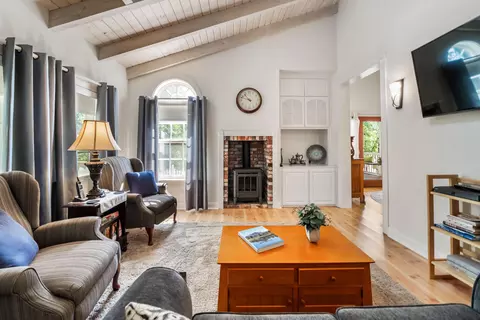 Living - 22922 Kentucky Ln, Bella Vista, CA 96008 photo 4 of 5