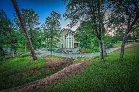 Exterior - 22922 Kentucky Ln, Bella Vista, CA 96008 photo 17 of 19