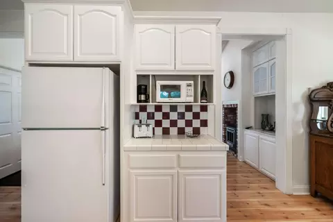 Kitchen - 22922 Kentucky Ln, Bella Vista, CA 96008 photo 7 of 7