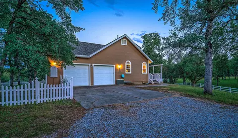Exterior - 22922 Kentucky Ln, Bella Vista, CA 96008 photo 7 of 19