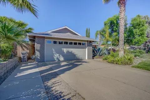 975 Partridge Dr, Redding, CA 96003