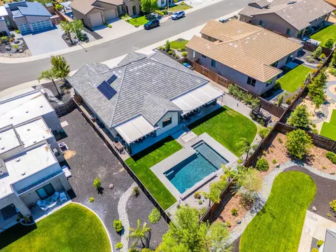 View/Area - 951 Katmai Pl, Redding, CA 96001 photo 4 of 5